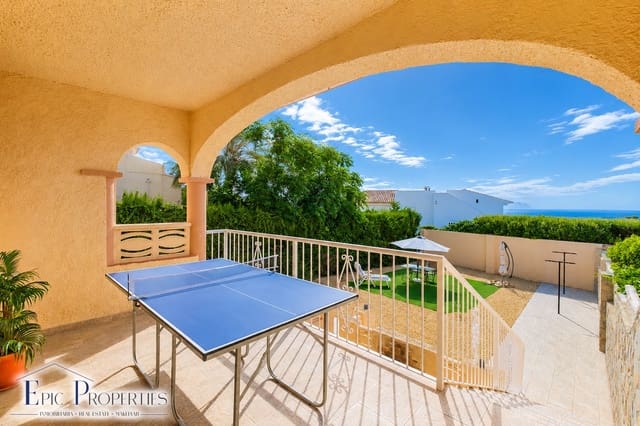 Casa de 3 habitaciones en La Nucia en venta con piscina garaje - 399.000 € (Ref: 9977945)