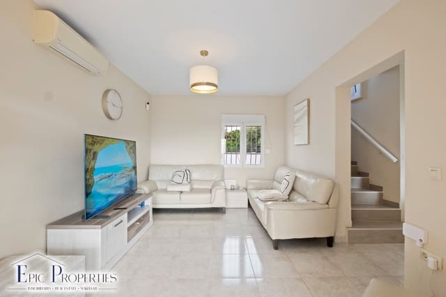 Casa de 3 habitaciones en La Nucia en venta con piscina garaje - 399.000 € (Ref: 9977945)
