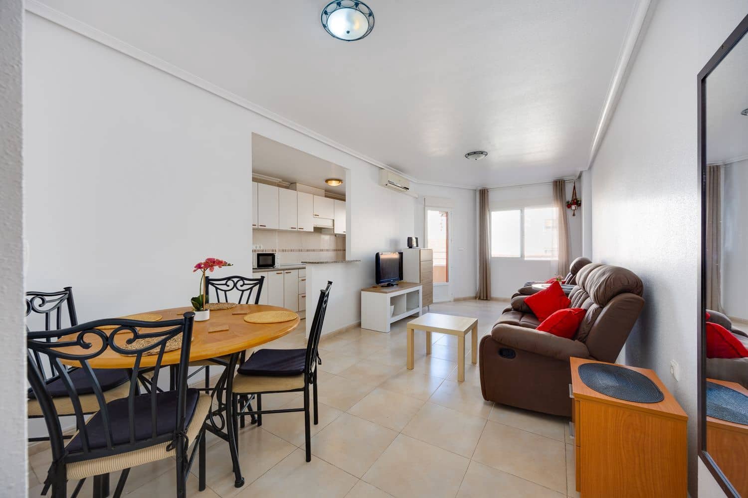 2 bedroom Apartment for sale in Torrevieja with garage - € 129,000 (Ref: 10023539)