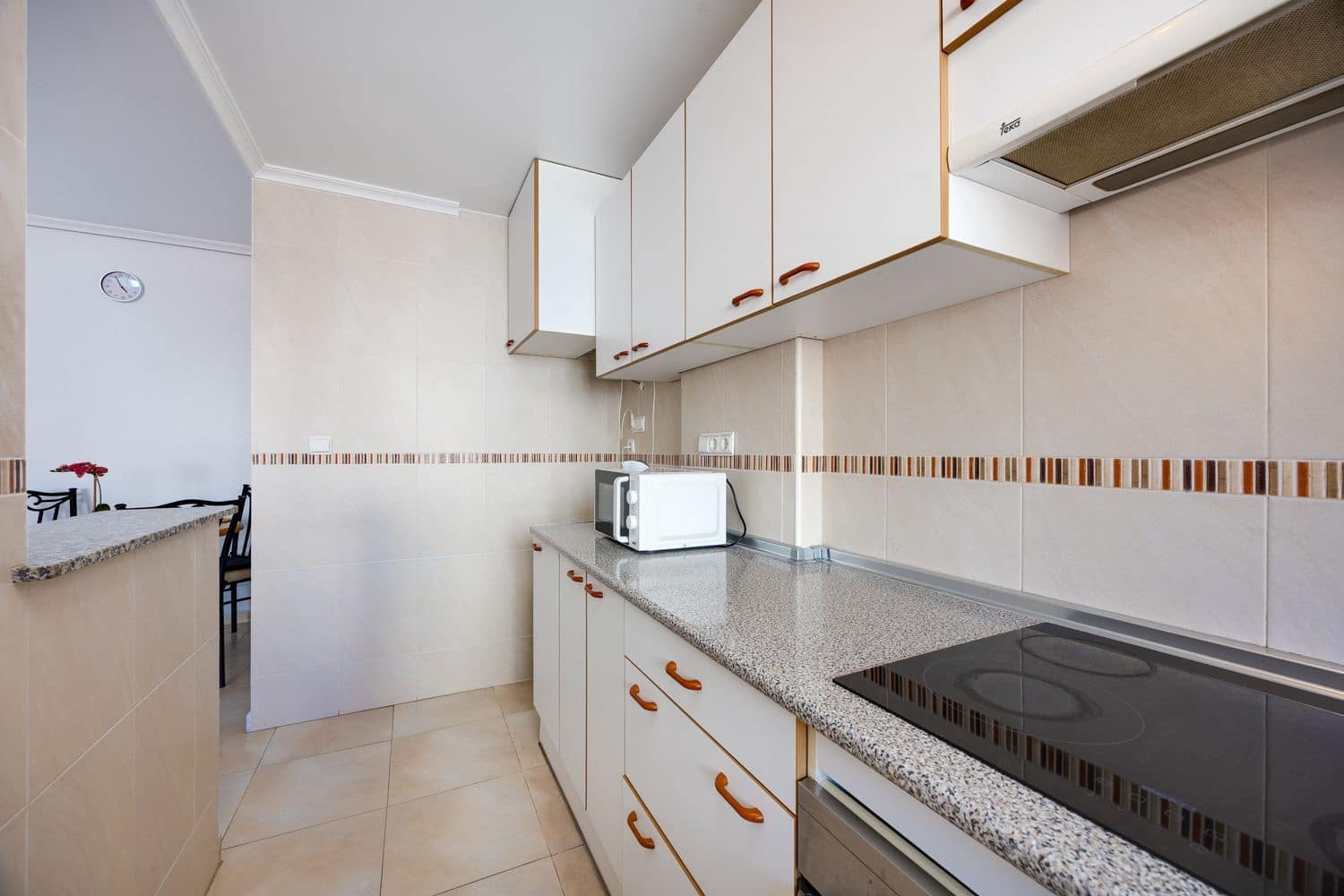 2 bedroom Apartment for sale in Torrevieja with garage - € 129,000 (Ref: 10023539)