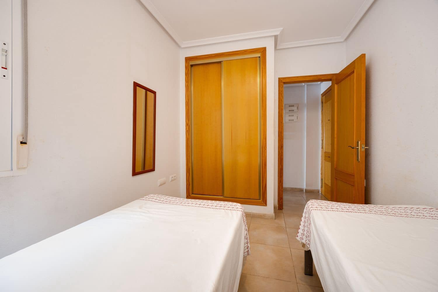 2 bedroom Apartment for sale in Torrevieja with garage - € 129,000 (Ref: 10023539)