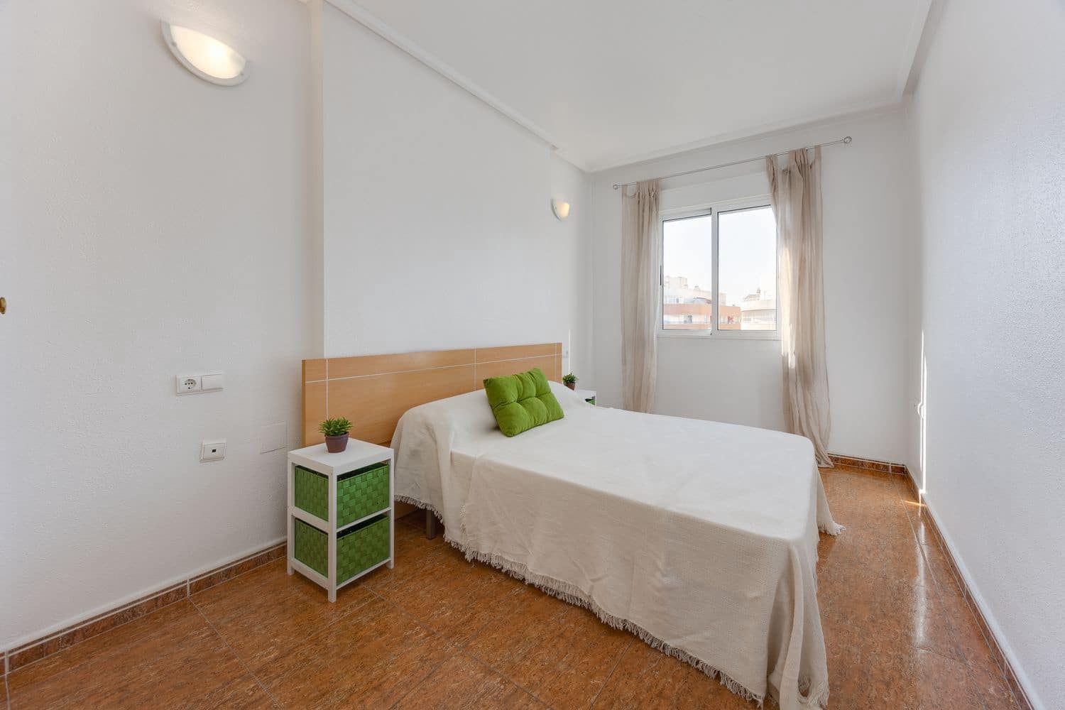 2 soverom Leilighet til salgs i Torrevieja med svømmebasseng garasje - € 129 500 (Ref: 10026712)