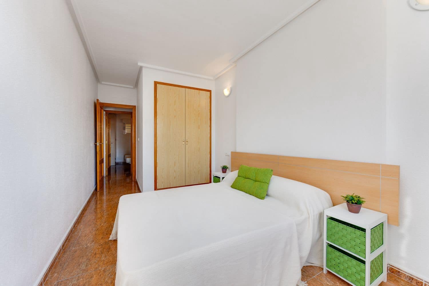 2 soverom Leilighet til salgs i Torrevieja med svømmebasseng garasje - € 129 500 (Ref: 10026712)