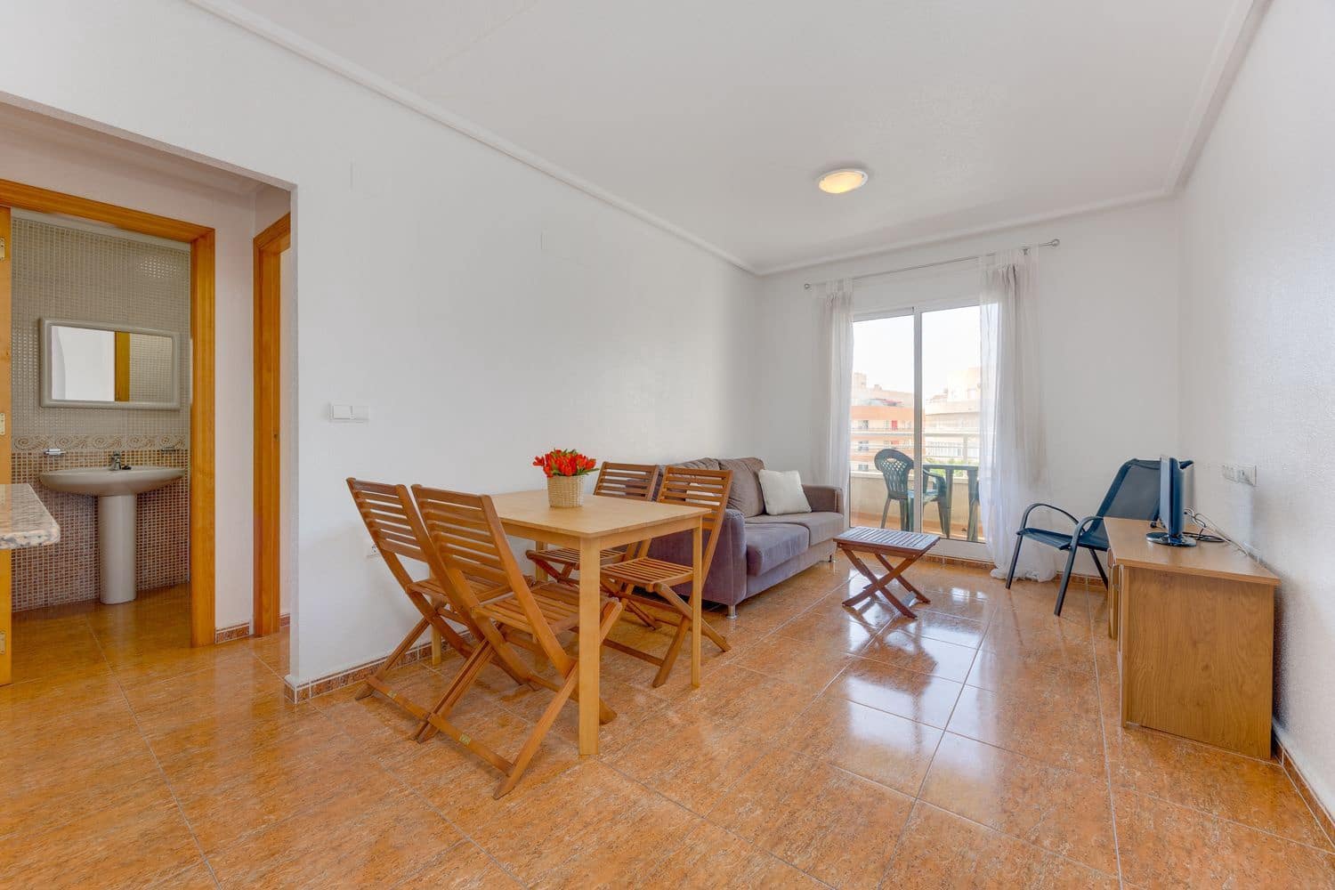 2 soverom Leilighet til salgs i Torrevieja med svømmebasseng garasje - € 129 500 (Ref: 10026712)