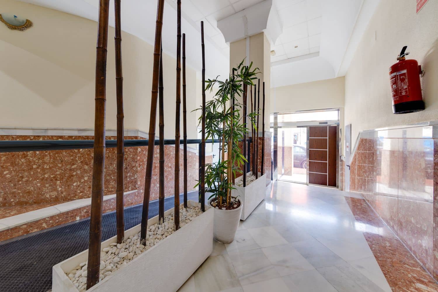 2 soverom Leilighet til salgs i Torrevieja med svømmebasseng garasje - € 129 500 (Ref: 10026712)