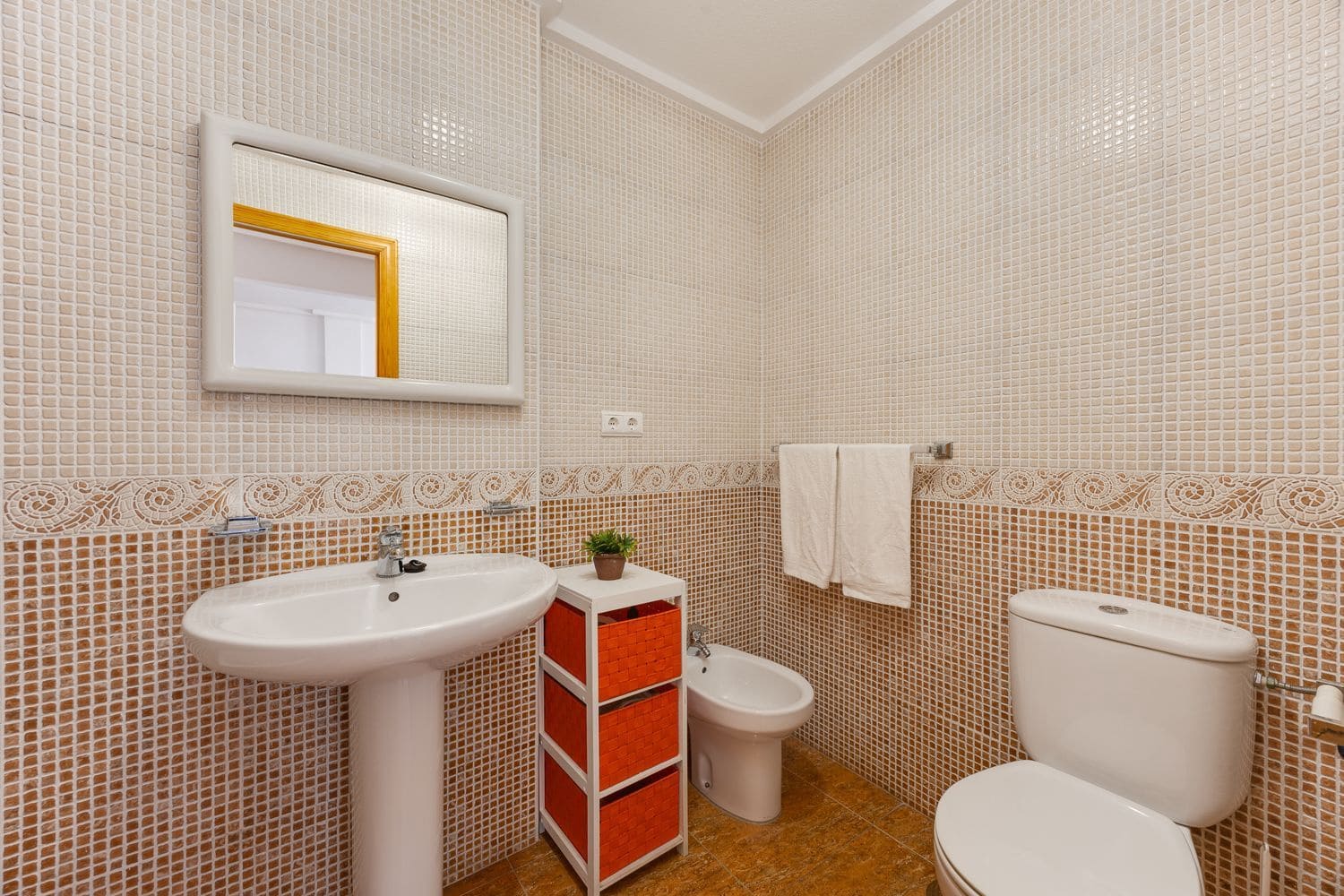 2 soverom Leilighet til salgs i Torrevieja med svømmebasseng garasje - € 129 500 (Ref: 10026712)