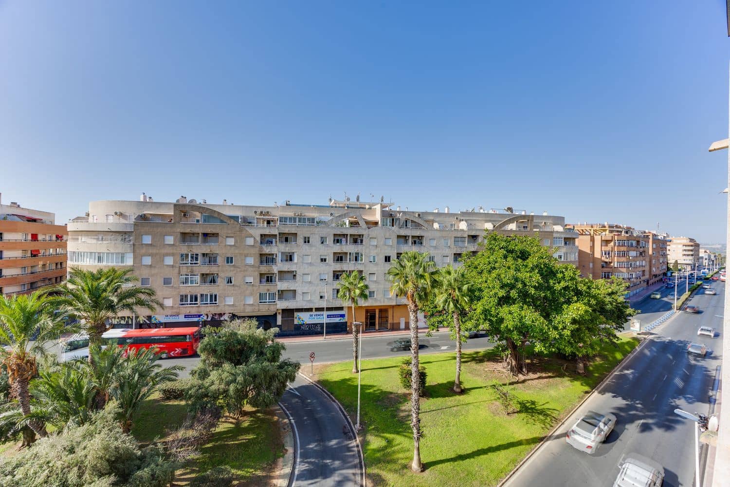 2 soverom Leilighet til salgs i Torrevieja med svømmebasseng garasje - € 129 500 (Ref: 10026712)