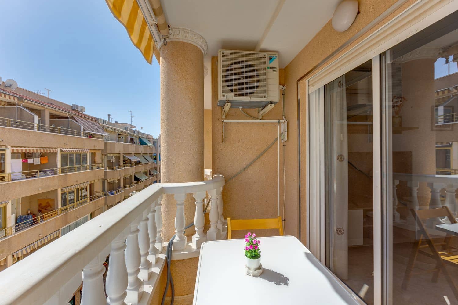 3 soveværelse Lejlighed til salg i Torrevieja med swimmingpool garage - € 169.000 (Ref: 10026713)