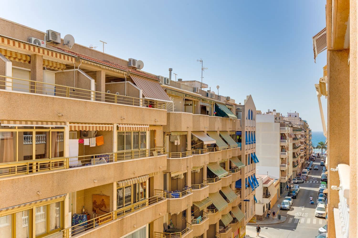 3 soveværelse Lejlighed til salg i Torrevieja med swimmingpool garage - € 169.000 (Ref: 10026713)
