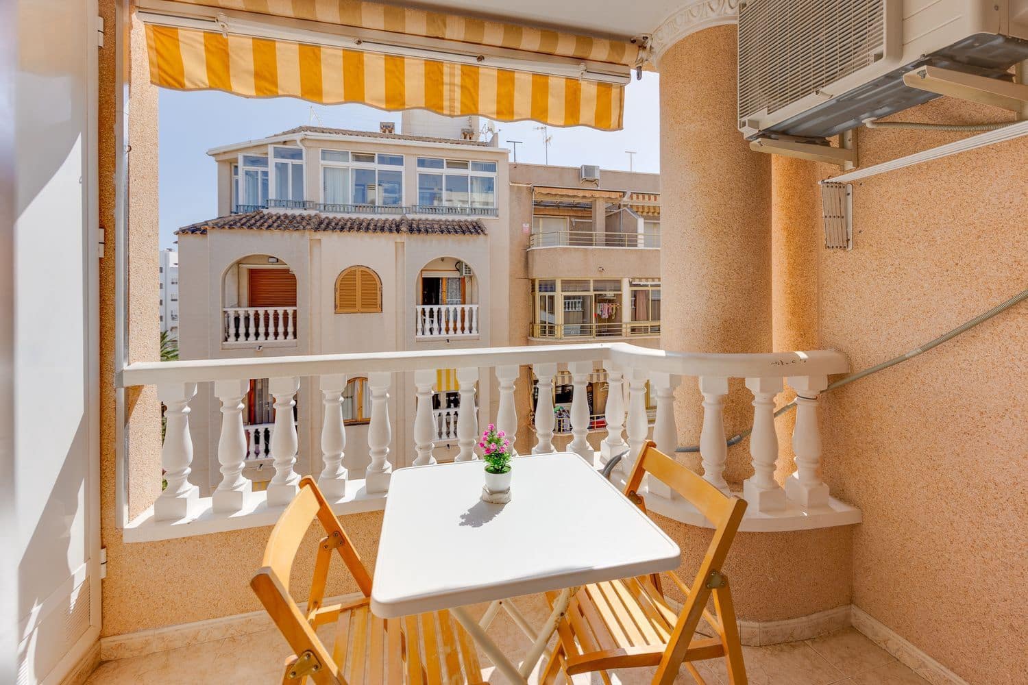 3 soveværelse Lejlighed til salg i Torrevieja med swimmingpool garage - € 169.000 (Ref: 10026713)