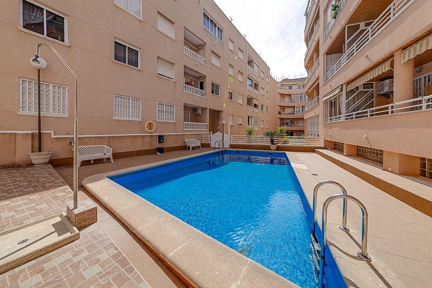 3 soveværelse Lejlighed til salg i Torrevieja med swimmingpool garage - € 169.000 (Ref: 10026713)