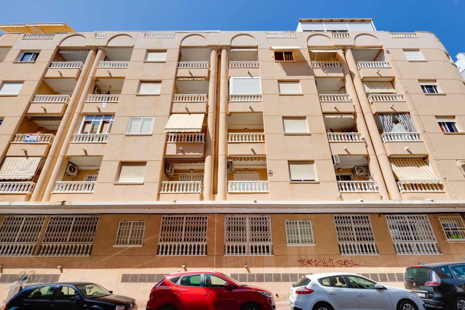 3 soveværelse Lejlighed til salg i Torrevieja med swimmingpool garage - € 169.000 (Ref: 10026713)