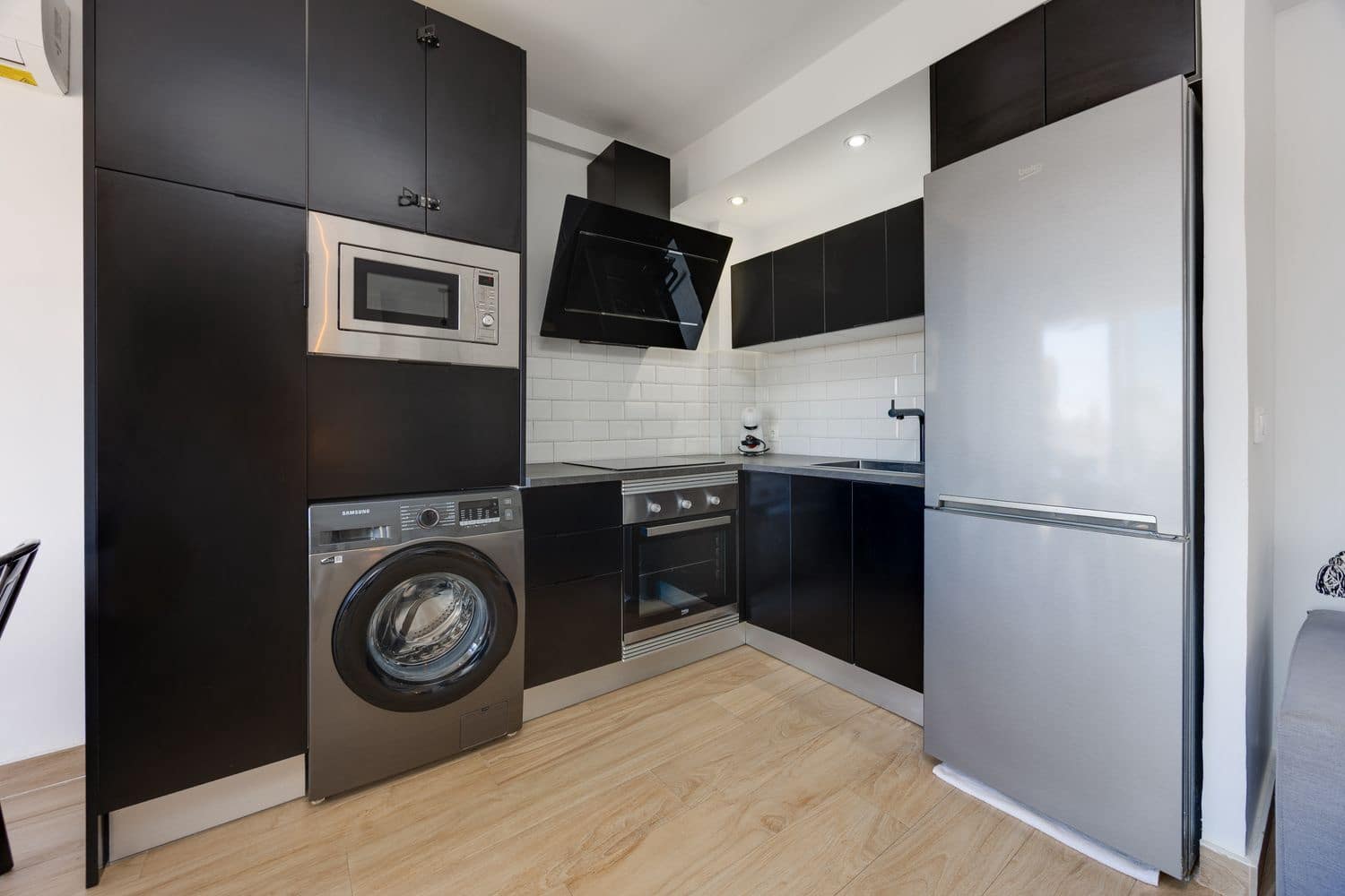 1 slaapkamer Appartement te koop in La Veleta met garage - € 139.000 (Ref: 10030007)