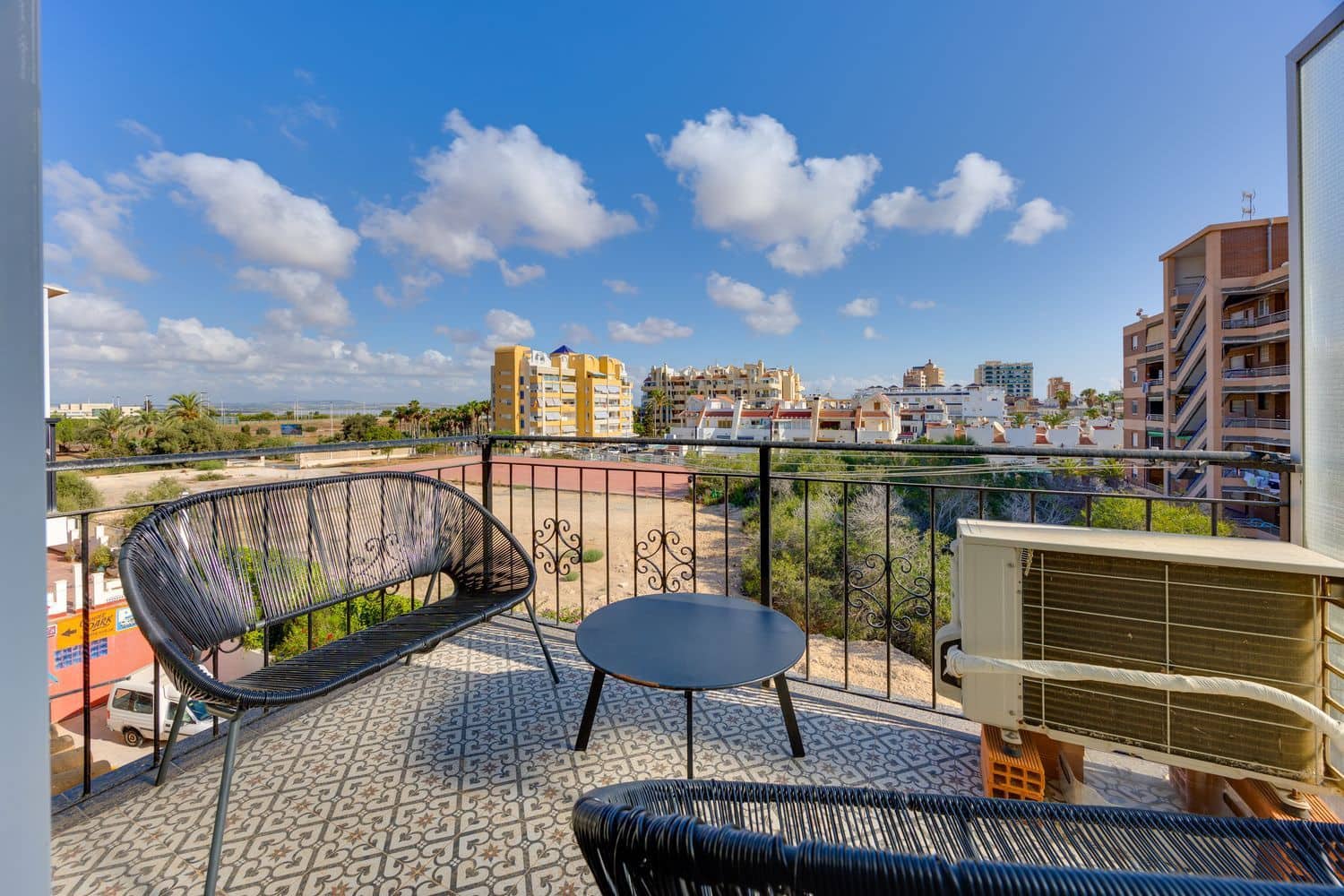 1 slaapkamer Appartement te koop in La Veleta met garage - € 139.000 (Ref: 10030007)