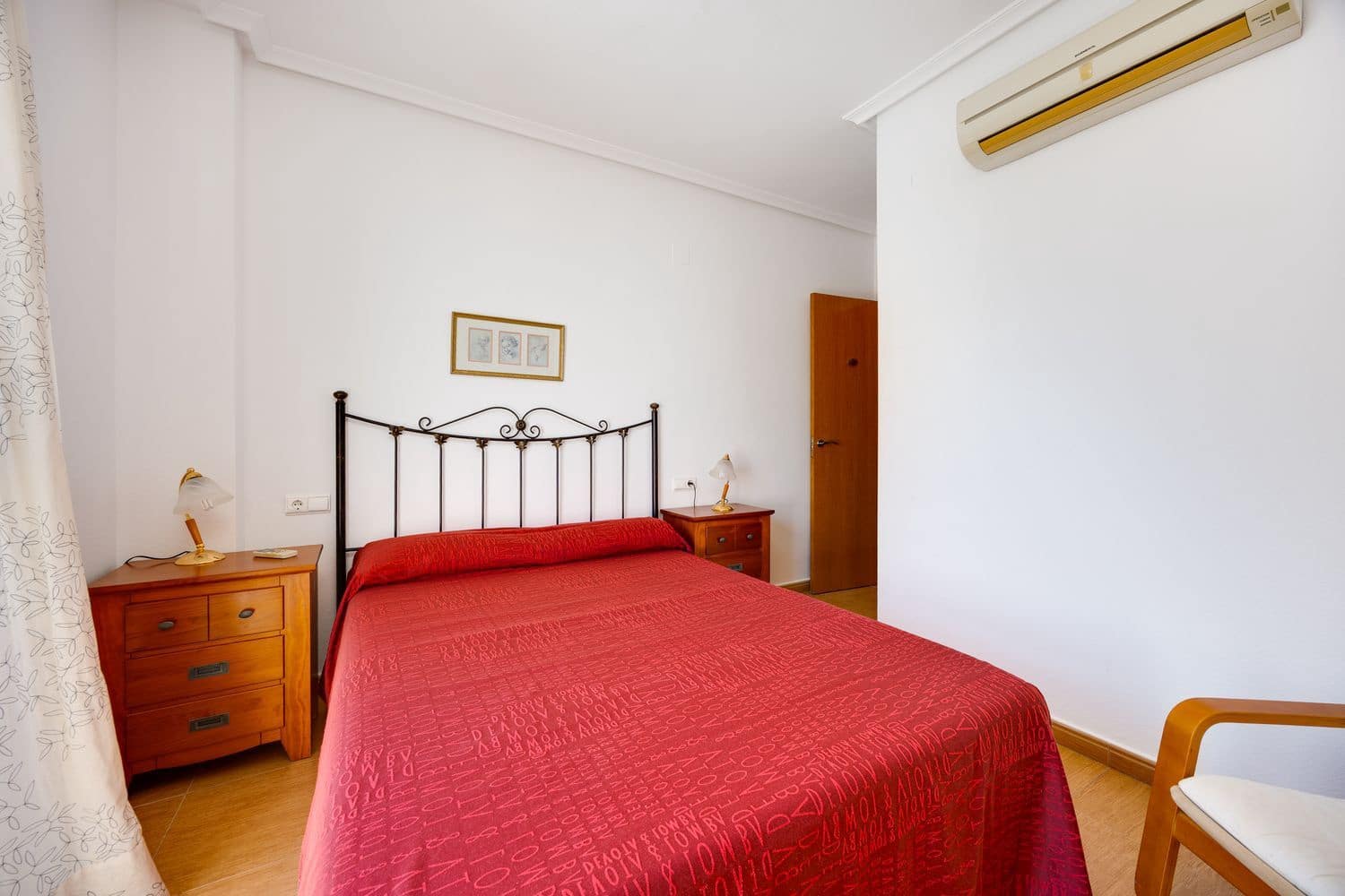 2 soveværelse Lejlighed til salg i Torrevieja med garage - € 150.000 (Ref: 10030008)