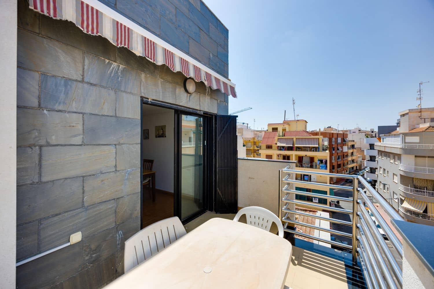 2 soveværelse Lejlighed til salg i Torrevieja med garage - € 150.000 (Ref: 10030008)