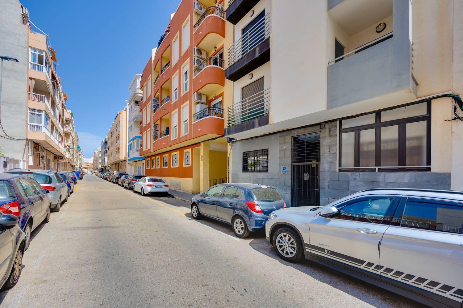2 soveværelse Lejlighed til salg i Torrevieja med garage - € 150.000 (Ref: 10030008)
