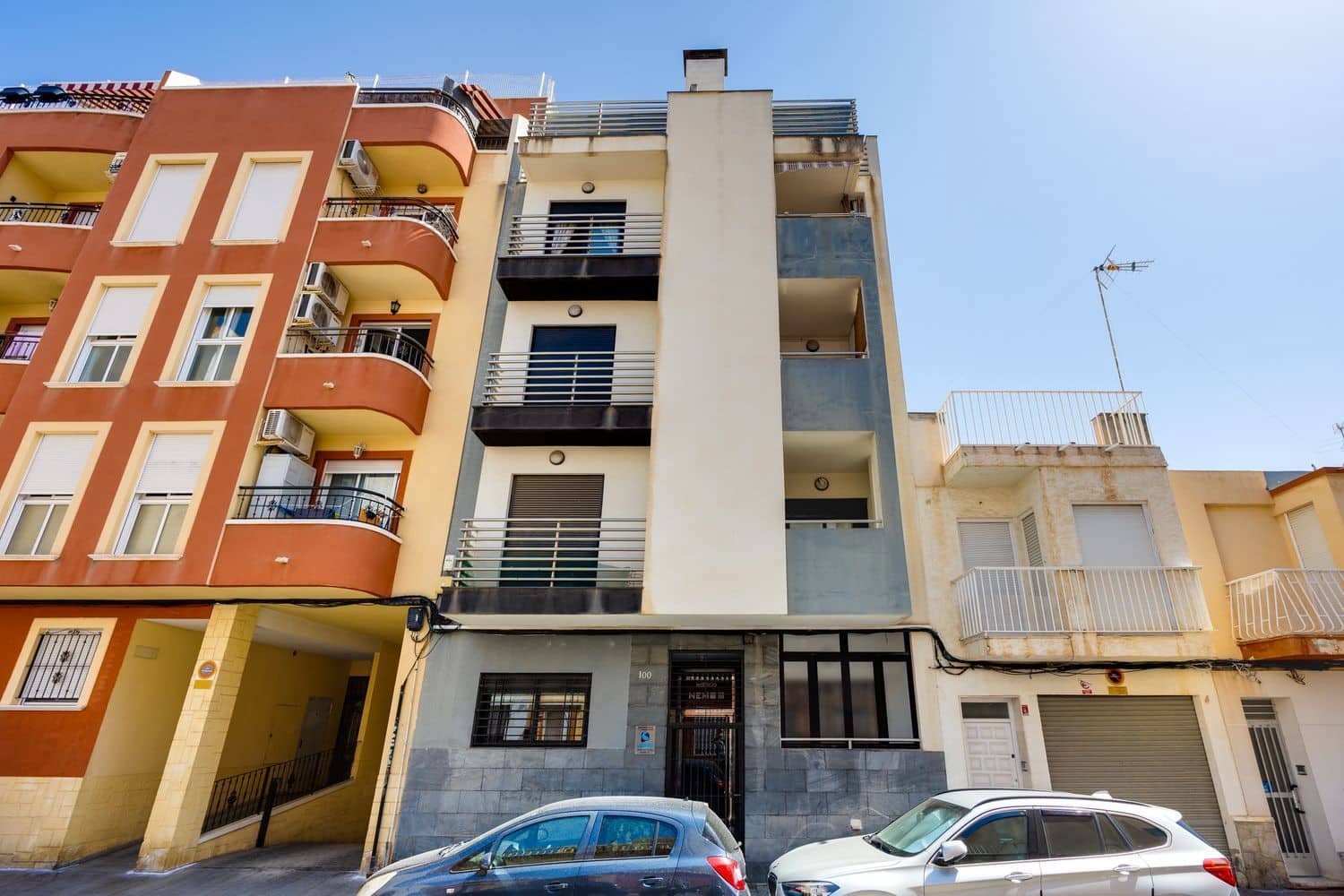 2 soveværelse Lejlighed til salg i Torrevieja med garage - € 150.000 (Ref: 10030008)