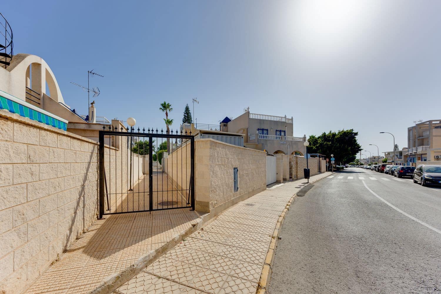 2 sypialnia Dom na sprzedaż w Torrevieja z basenem garażem - 139 000 € (Ref: 10030009)