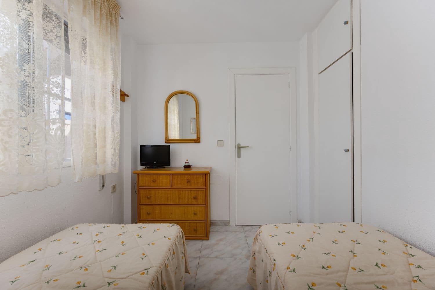 2 sypialnia Dom na sprzedaż w Torrevieja z basenem garażem - 139 000 € (Ref: 10030009)