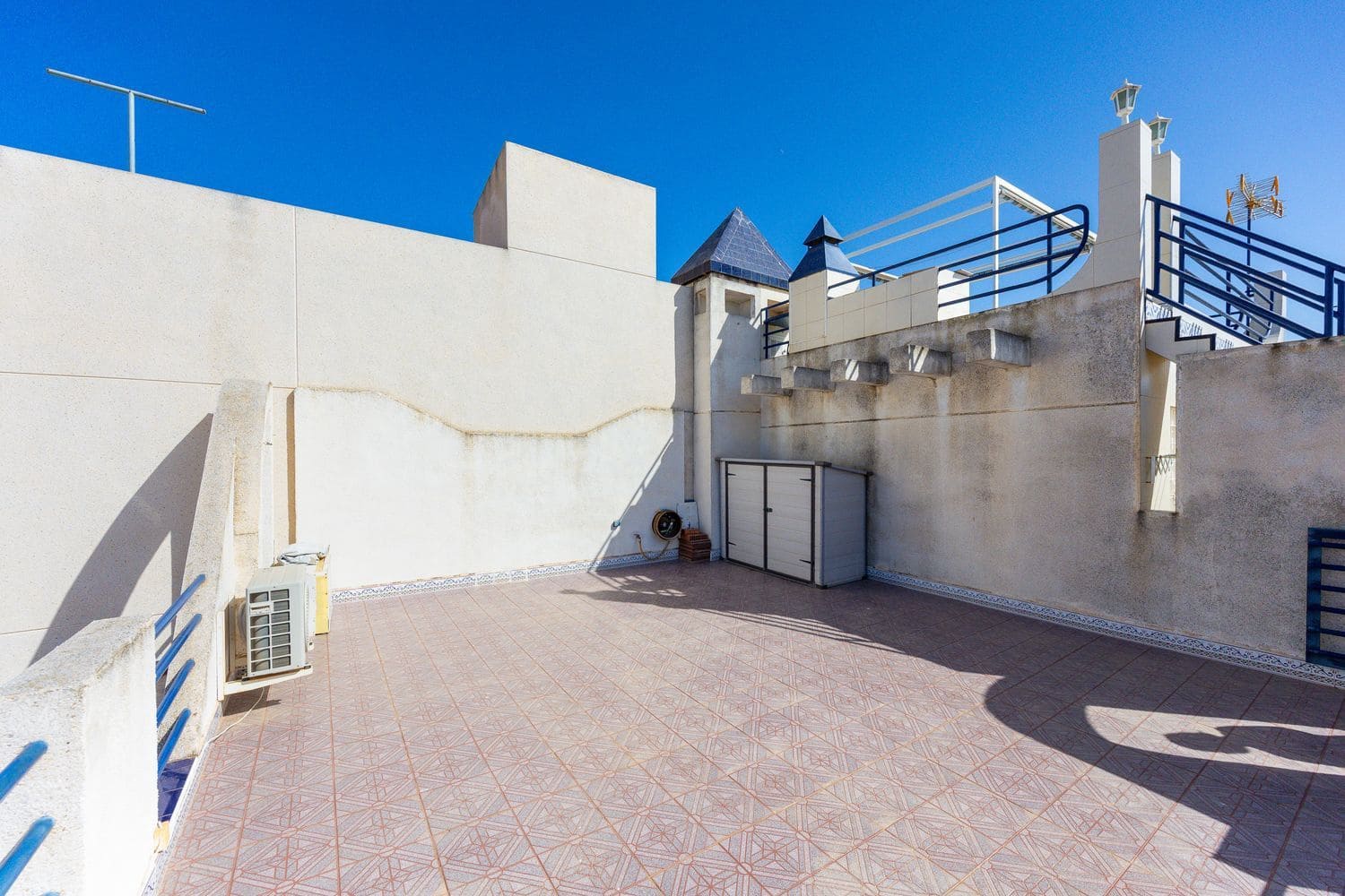 2 sypialnia Dom na sprzedaż w Torrevieja z basenem garażem - 139 000 € (Ref: 10030009)