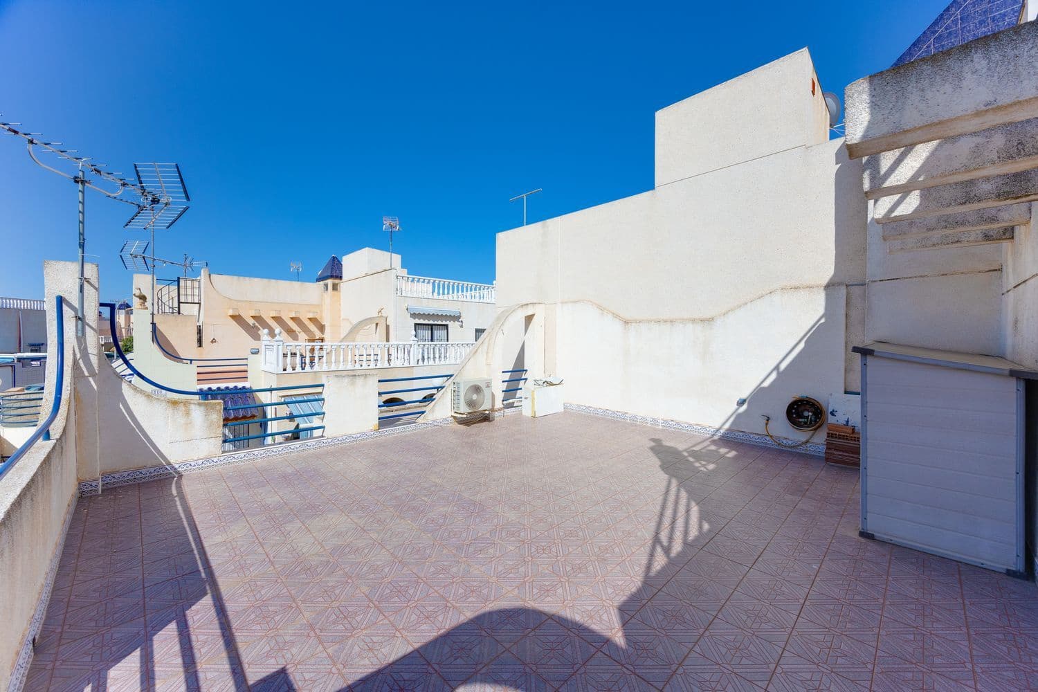 2 sypialnia Dom na sprzedaż w Torrevieja z basenem garażem - 139 000 € (Ref: 10030009)