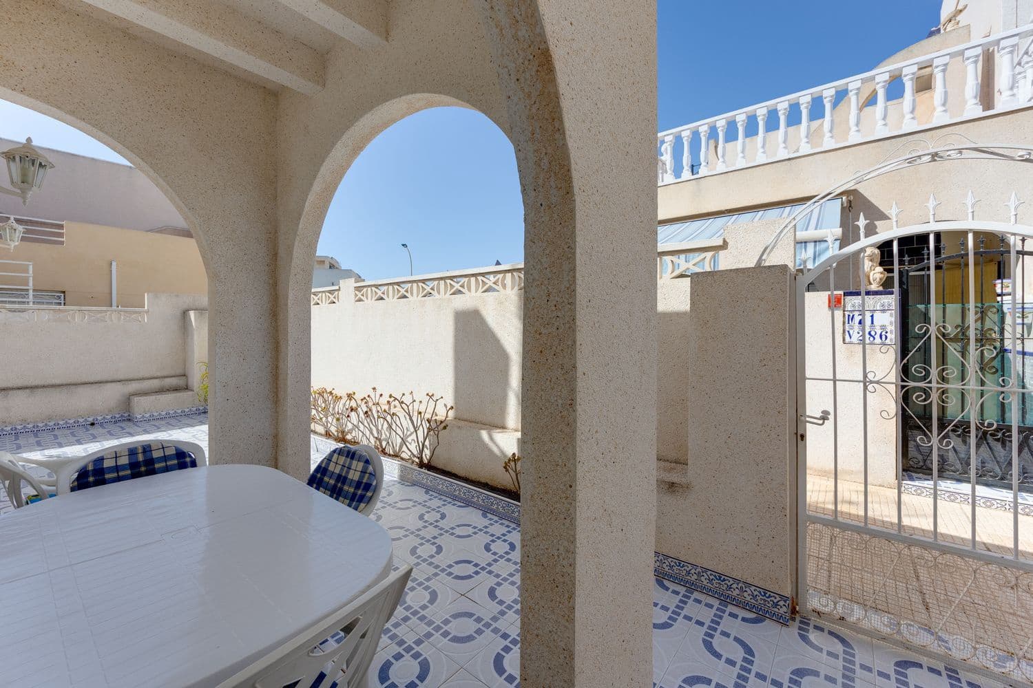 2 sypialnia Dom na sprzedaż w Torrevieja z basenem garażem - 139 000 € (Ref: 10030009)