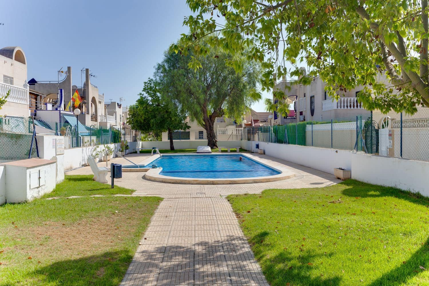 2 sypialnia Dom na sprzedaż w Torrevieja z basenem garażem - 139 000 € (Ref: 10030009)