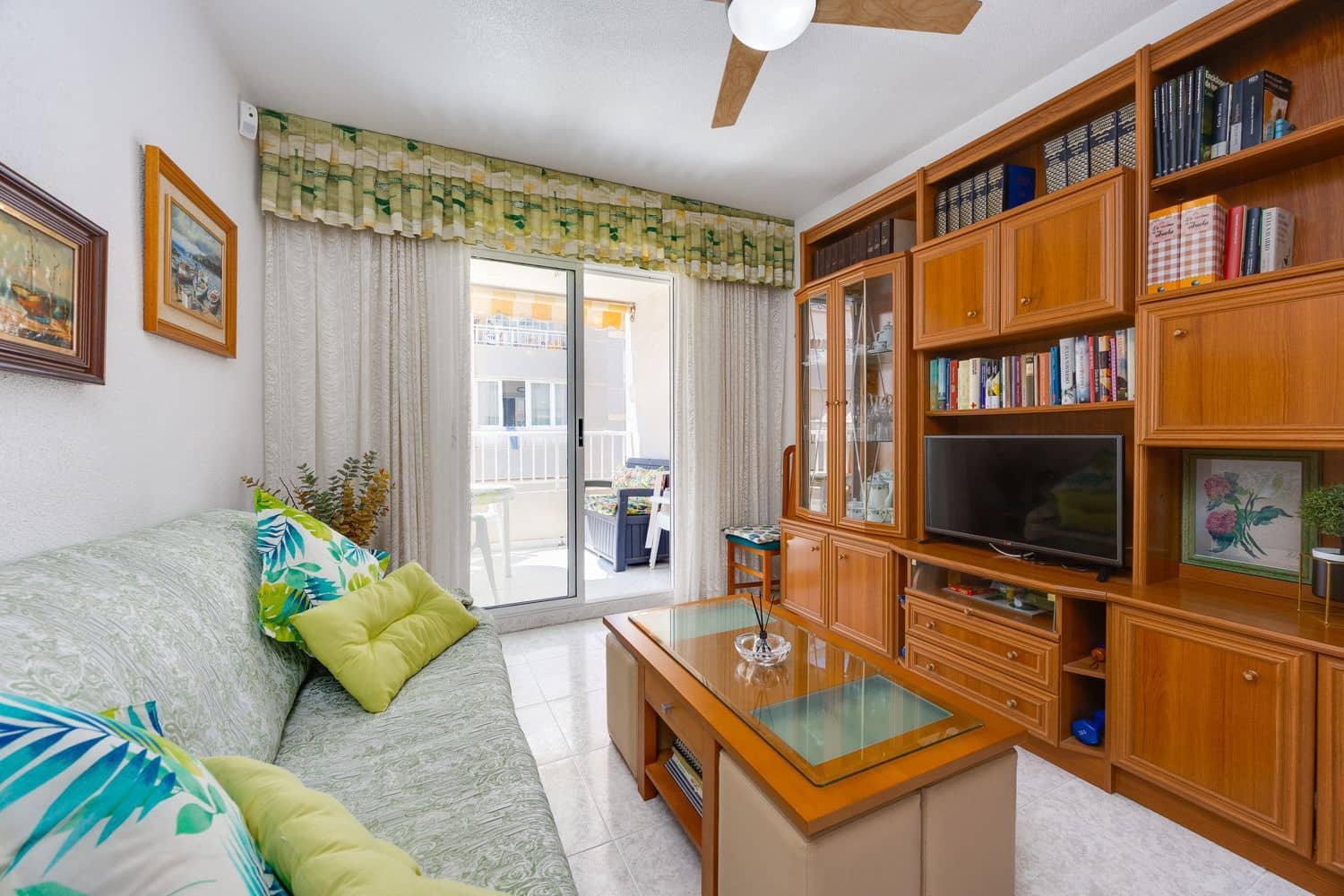 2 soverom Leilighet til salgs i Torrevieja med garasje - € 135 000 (Ref: 10034867)