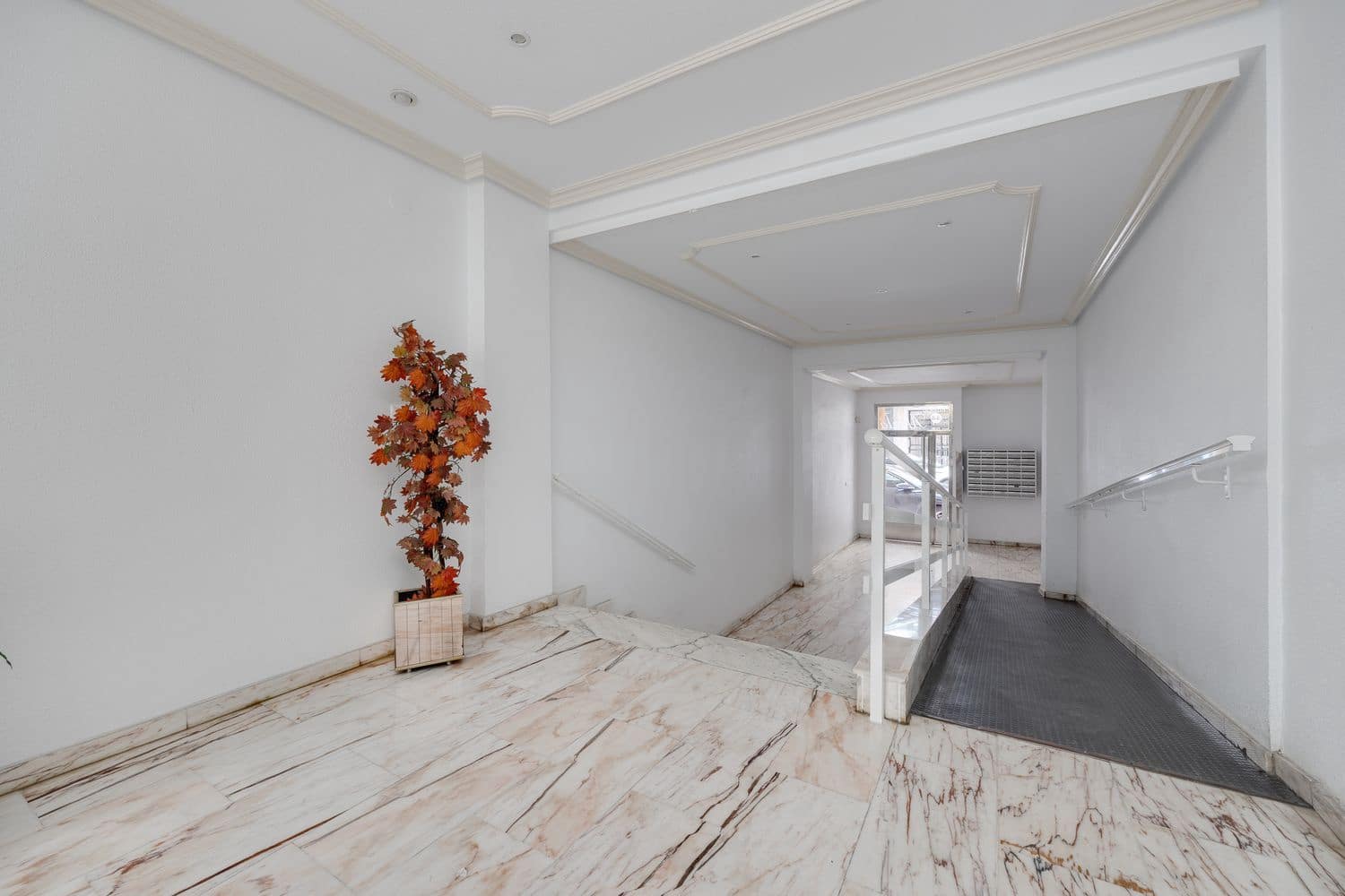 2 soverom Leilighet til salgs i Torrevieja med garasje - € 135 000 (Ref: 10034867)