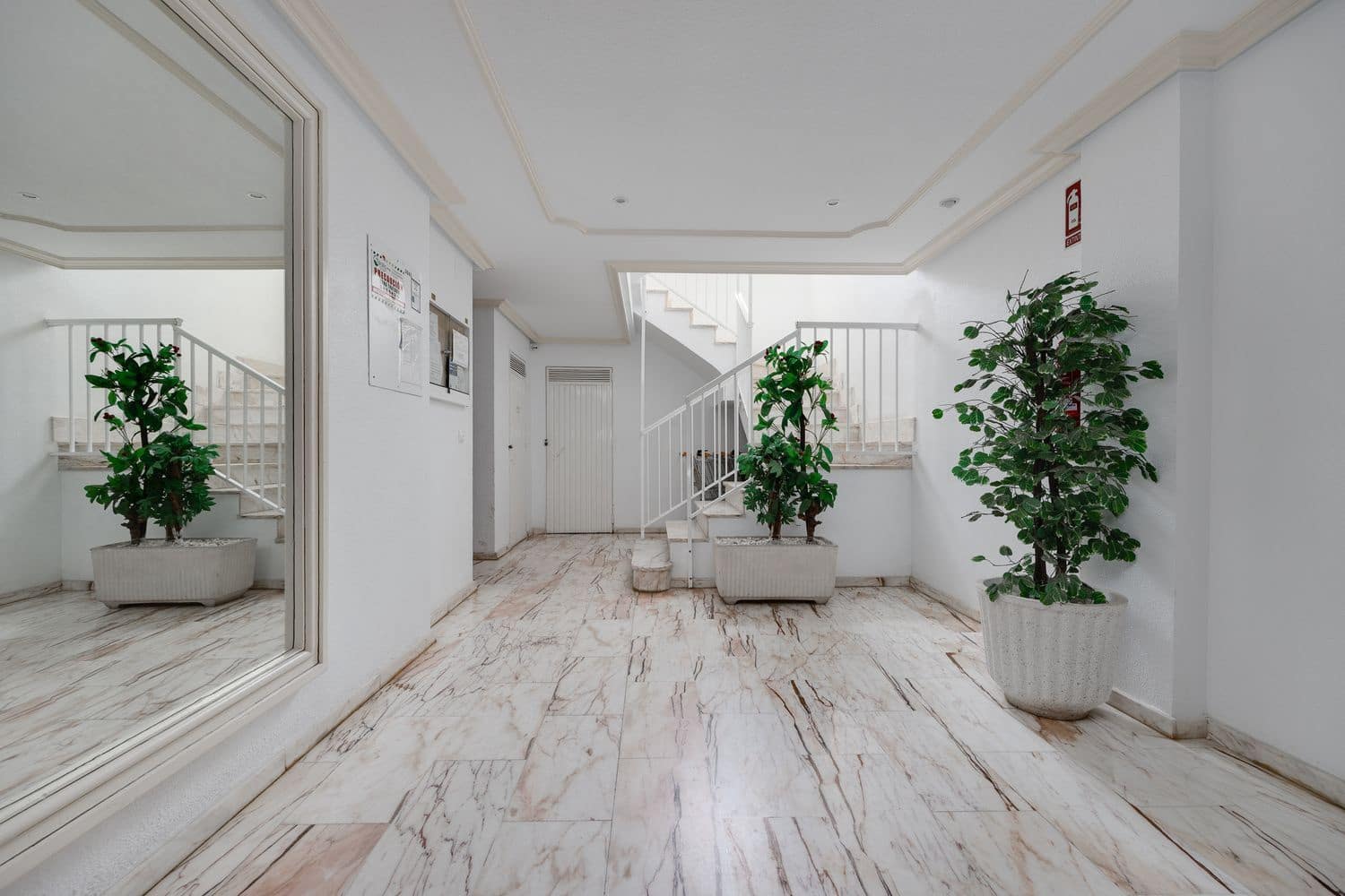 2 soverom Leilighet til salgs i Torrevieja med garasje - € 135 000 (Ref: 10034867)