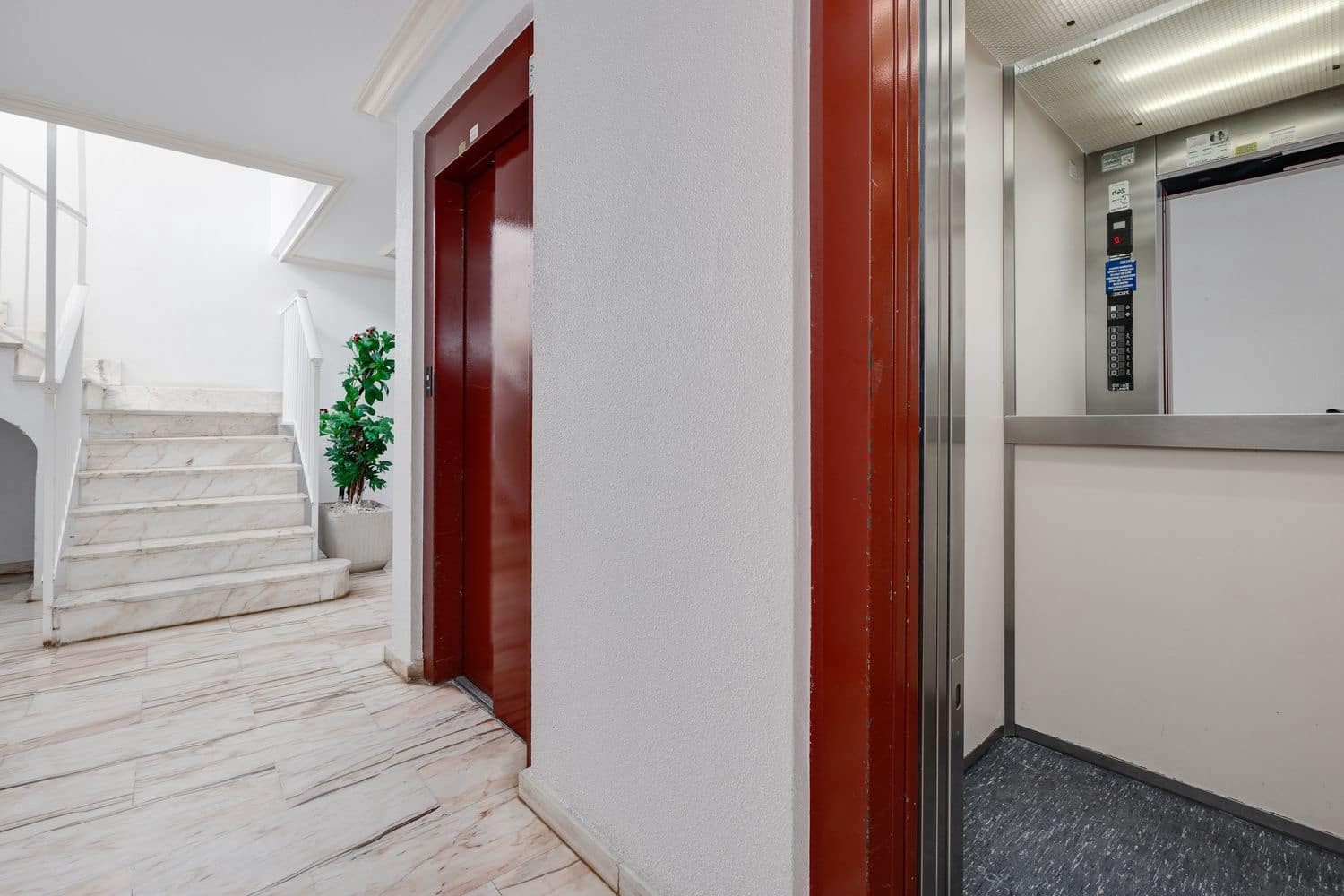 2 soverom Leilighet til salgs i Torrevieja med garasje - € 135 000 (Ref: 10034867)