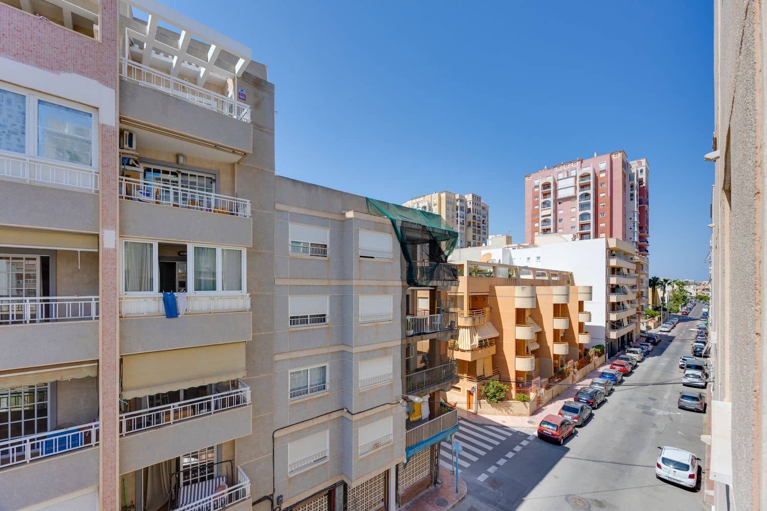 2 soverom Leilighet til salgs i Torrevieja med garasje - € 135 000 (Ref: 10034867)
