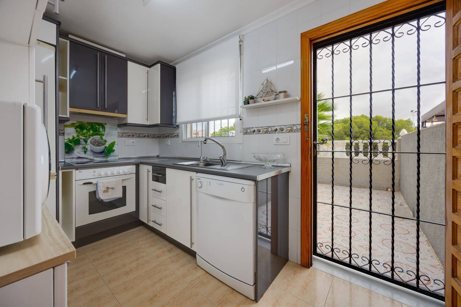 3 bedroom Apartment for sale in Playa Flamenca with pool garage - € 279,000 (Ref: 10054536)