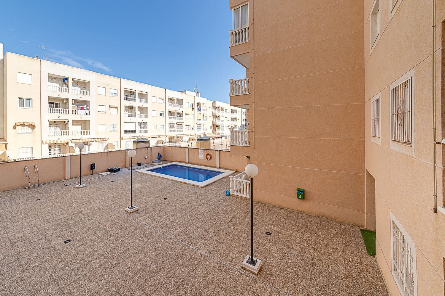 1 makuuhuone Huoneisto myytävänä paikassa Torrevieja mukana uima-altaan 
autotalli - 115 000 € (Ref: 10057875)