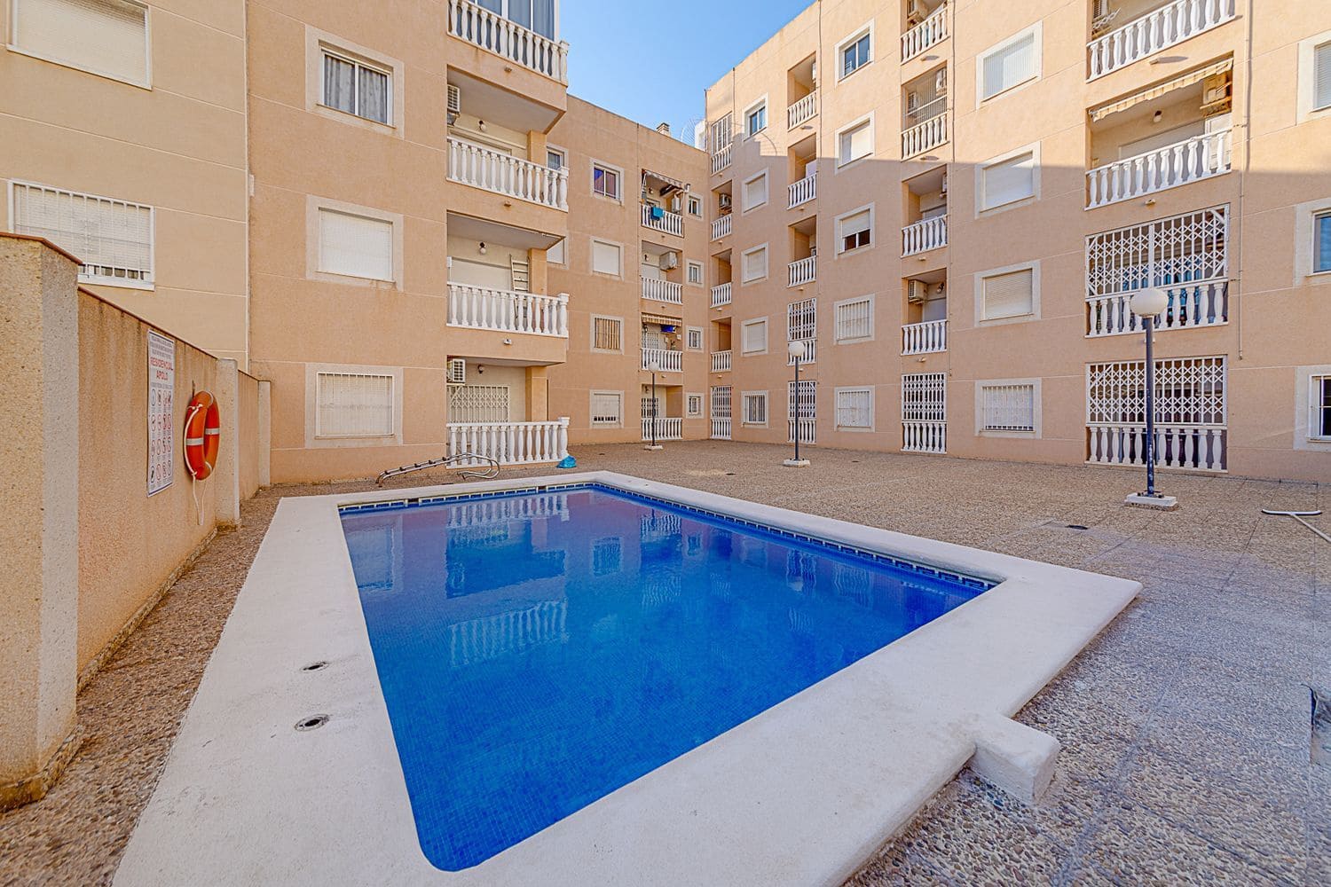 1 makuuhuone Huoneisto myytävänä paikassa Torrevieja mukana uima-altaan 
autotalli - 115 000 € (Ref: 10057875)