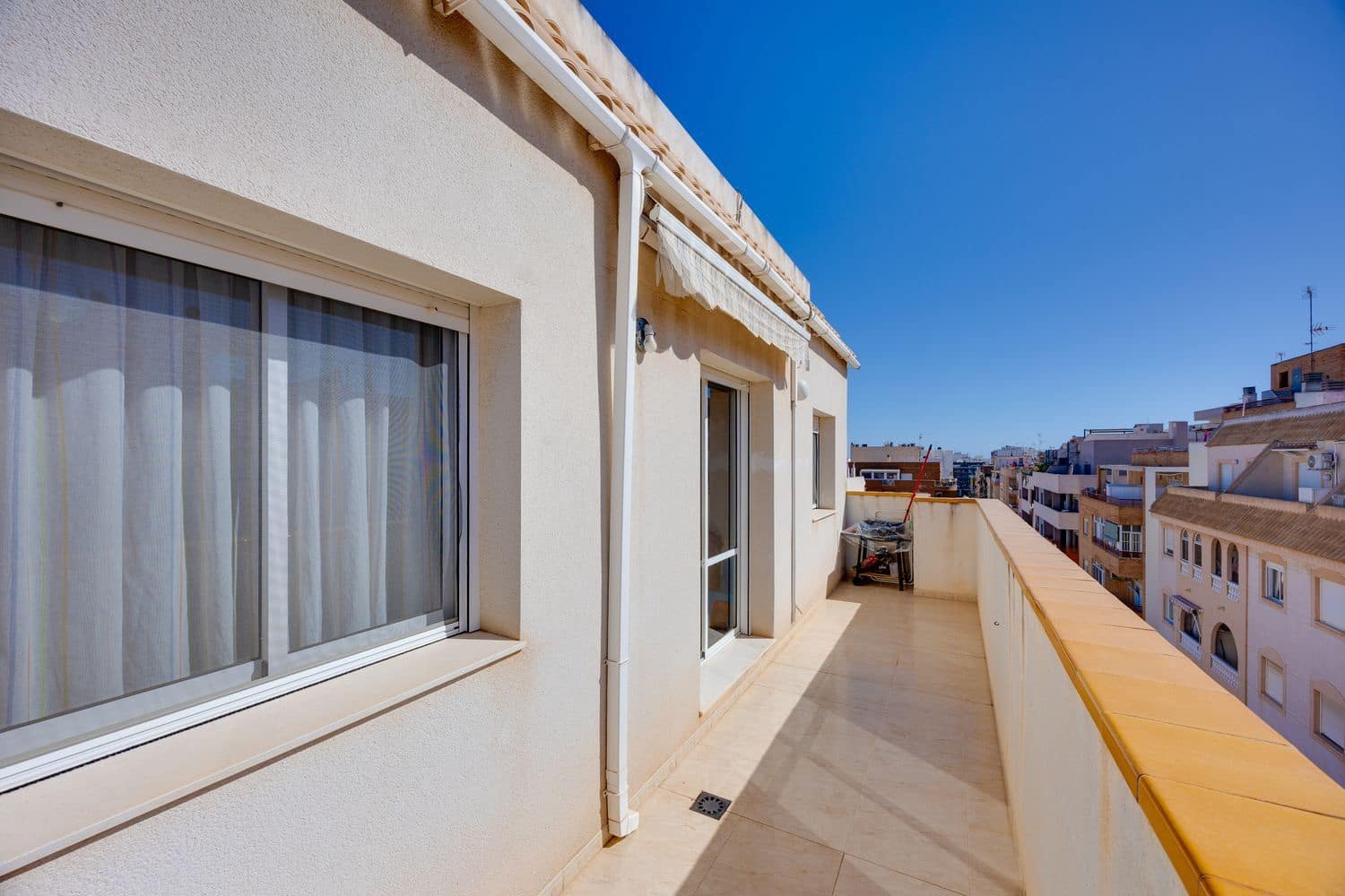3 sovrum Lägenhet till salu i Torrevieja med pool garage - 129 000 € (Ref: 10074721)