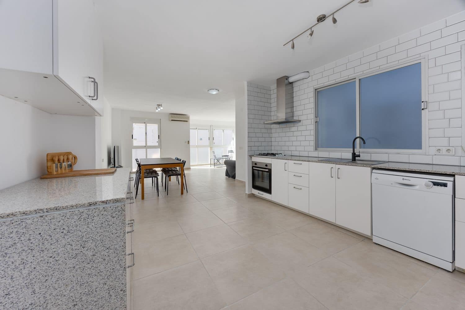 Apartamento de 3 habitaciones en Torrevieja en venta con garaje - 260.000 € (Ref: 10074722)