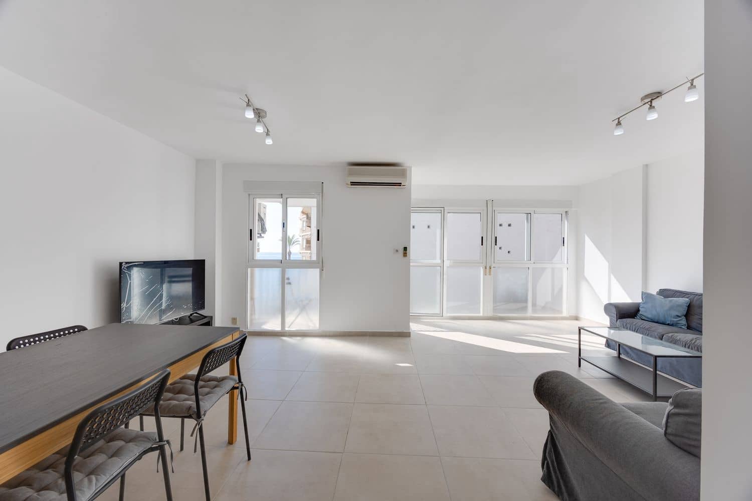 Apartamento de 3 habitaciones en Torrevieja en venta con garaje - 260.000 € (Ref: 10074722)