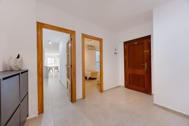 3 makuuhuone Huoneisto myytävänä paikassa Las Piscinas Naturales, Torrevieja mukana 
autotalli - 260 000 € (Ref: 10074722)