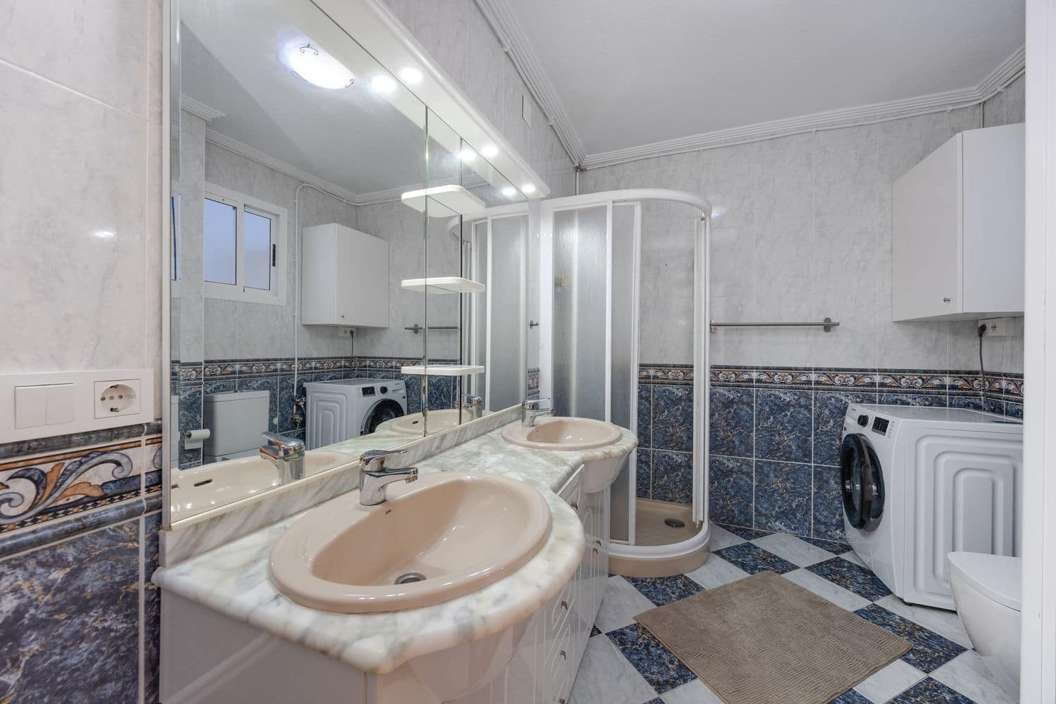 Apartamento de 3 habitaciones en Torrevieja en venta con garaje - 260.000 € (Ref: 10074722)