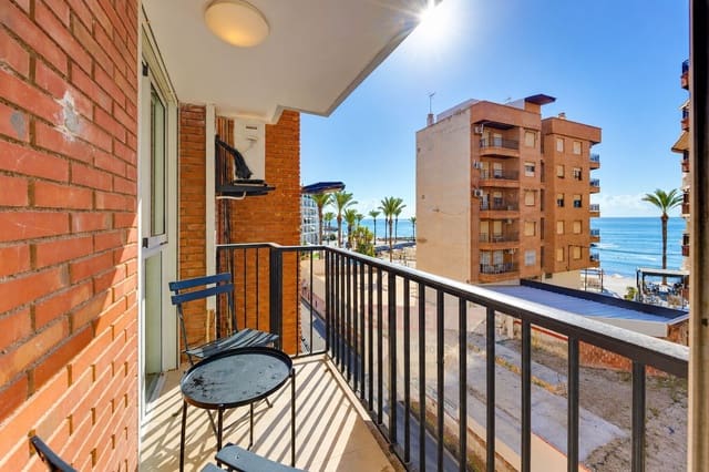 3 makuuhuone Huoneisto myytävänä paikassa Las Piscinas Naturales, Torrevieja mukana 
autotalli - 260 000 € (Ref: 10074722)