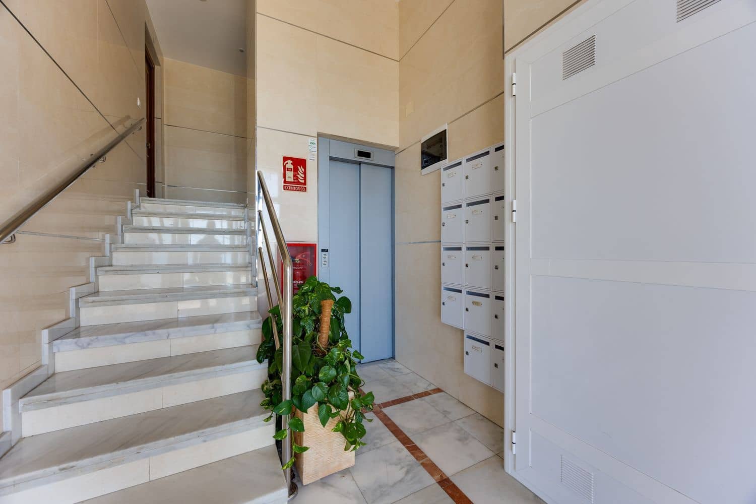 3 sovrum Lägenhet till salu i Torrevieja med garage - 625 000 € (Ref: 10077379)
