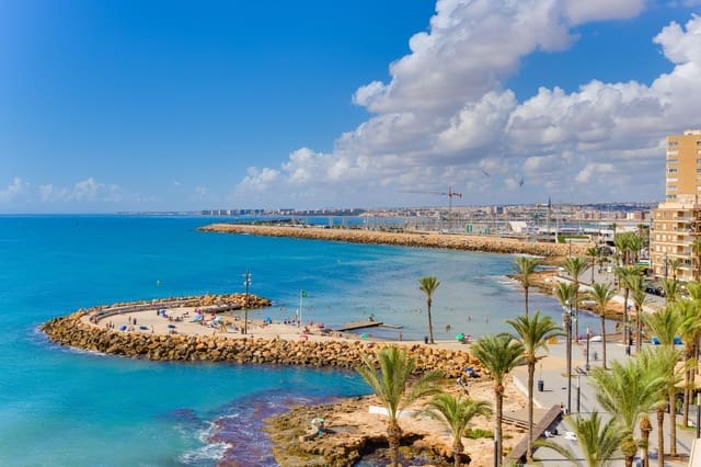 3 sovrum Lägenhet till salu i Las Piscinas Naturales, Torrevieja med garage - 625 000 € (Ref: 10077379)