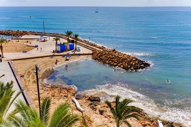 3 sovrum Lägenhet till salu i Las Piscinas Naturales, Torrevieja med garage - 625 000 € (Ref: 10077379)