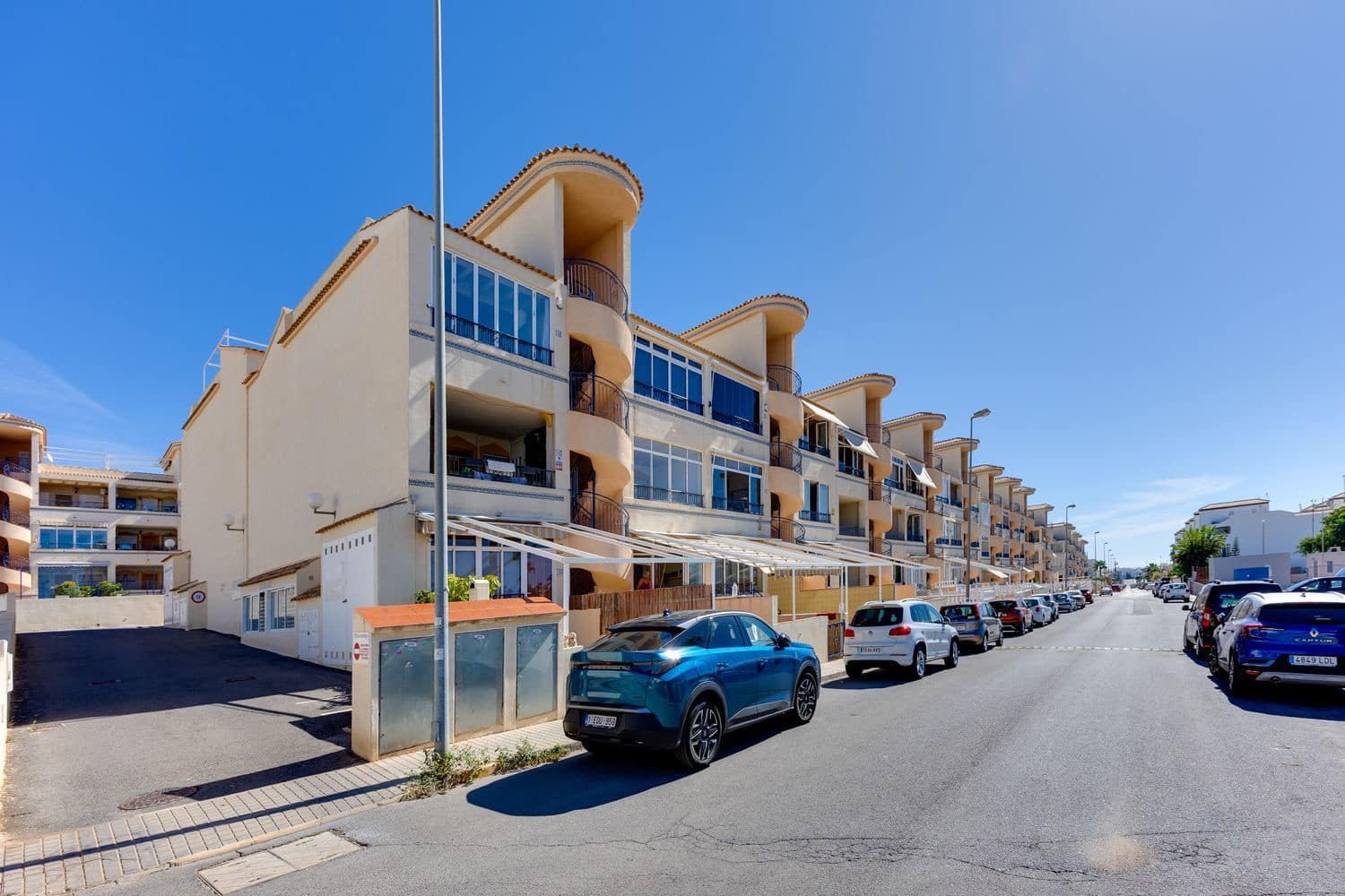 2 makuuhuone Huoneisto myytävänä paikassa Orihuela Costa mukana uima-altaan 
autotalli - 155 000 € (Ref: 10099481)