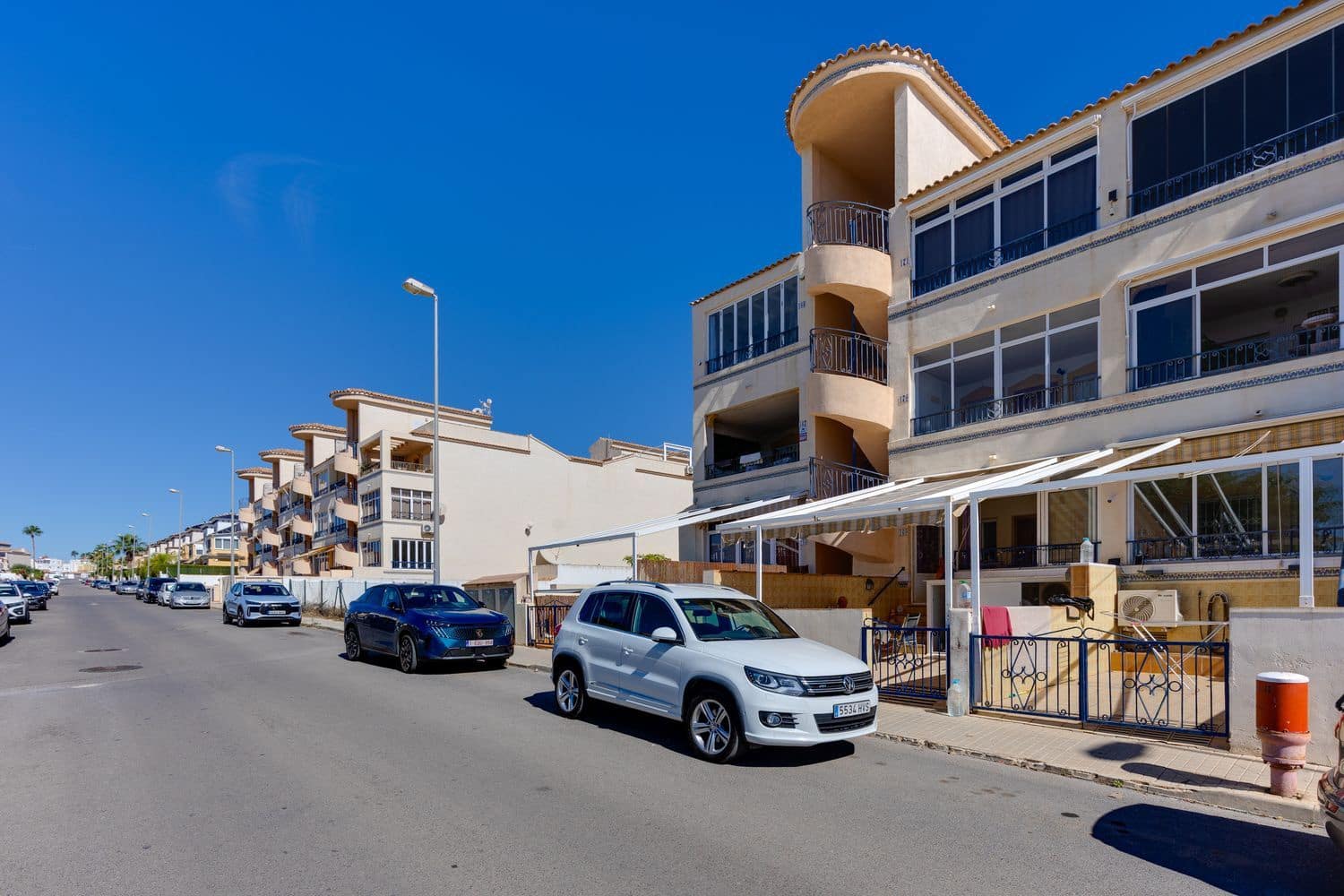2 makuuhuone Huoneisto myytävänä paikassa Orihuela Costa mukana uima-altaan 
autotalli - 155 000 € (Ref: 10099481)