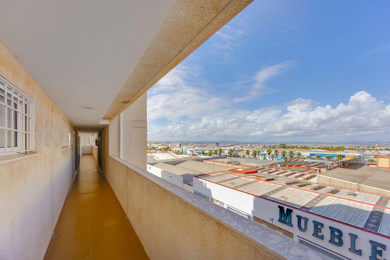 2 soverom Leilighet til salgs i Torrevieja med svømmebasseng garasje - € 124 900 (Ref: 10099482)