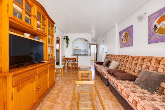 2 soverom Leilighet til salgs i Nueva Torrevieja, Torrevieja med svømmebasseng garasje - € 124 900 (Ref: 10099482)