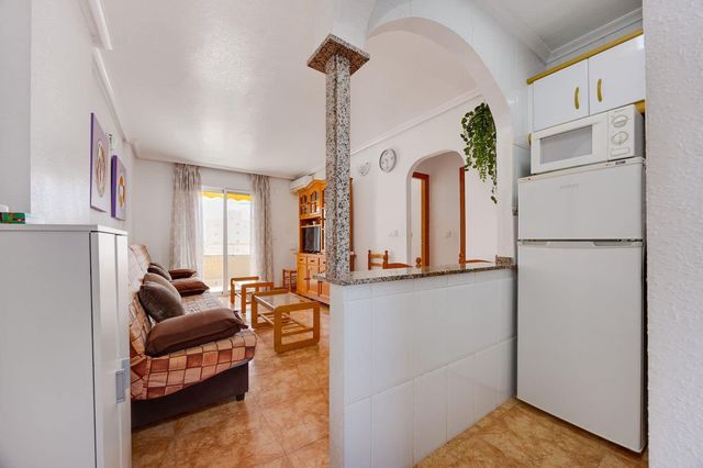 2 soverom Leilighet til salgs i Nueva Torrevieja, Torrevieja med svømmebasseng garasje - € 124 900 (Ref: 10099482)